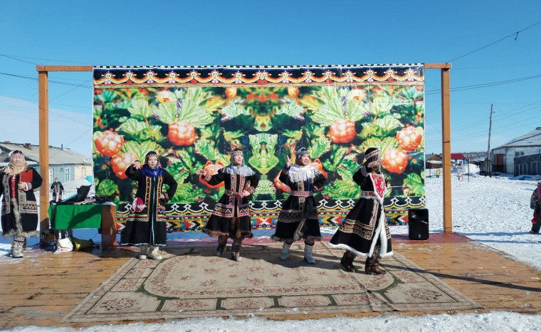 С праздником, солнечная Хета!.